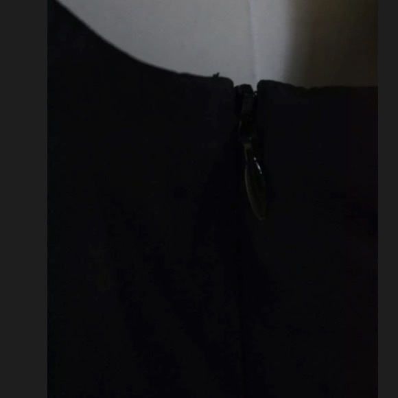 Diane Von Furstenberg Black V-Neck Cocktail Dress - Picture 4 of 7